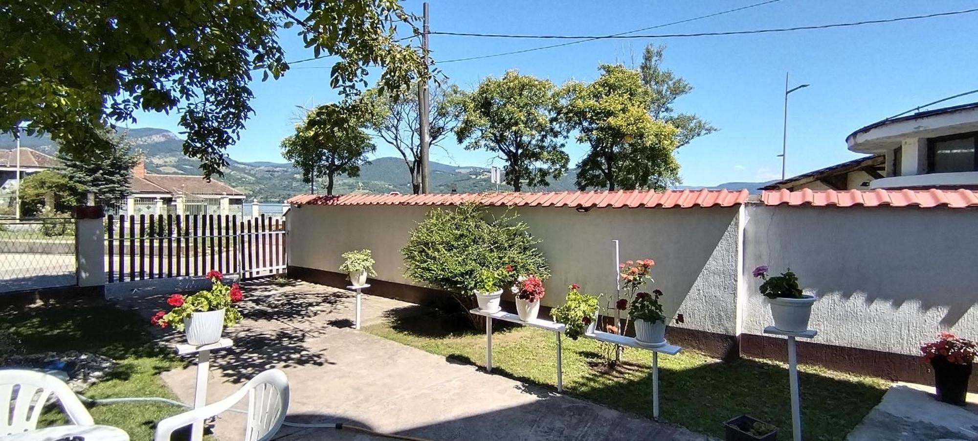 Ferienwohnung Sobe Lara Donji Milanovac Exterior foto